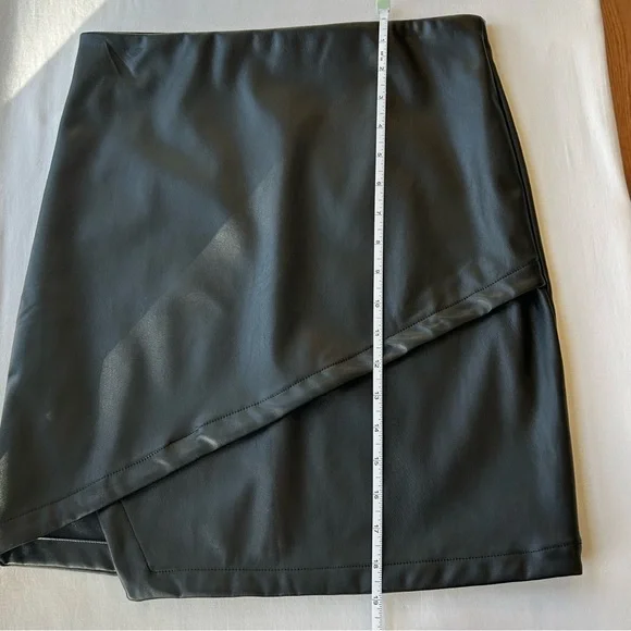 Pentagone Faux Leather Asymmetrical Mini Skirt Womens Size S Vegan - Picture 7 of 7
